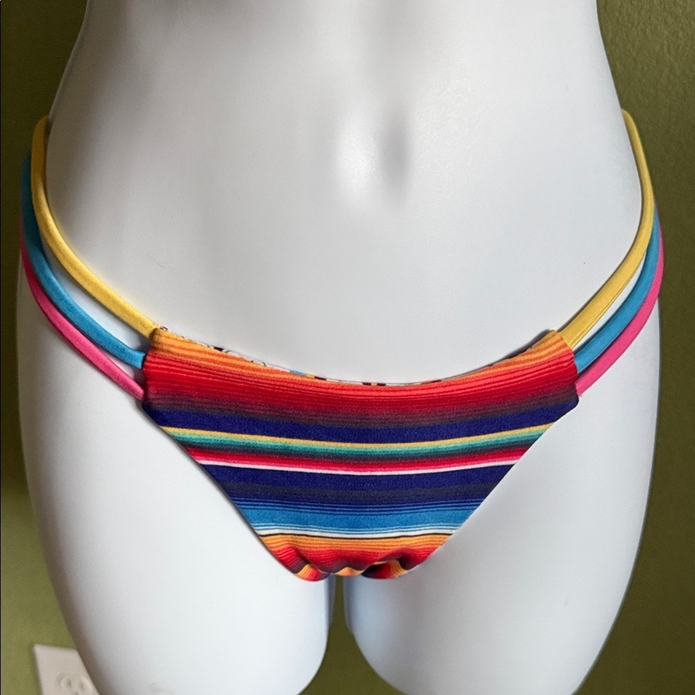 REVERSIBLE Women's Bikini Set - Picture 4 of 8